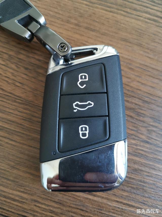 大众迈腾|月入多少才能养得起20万的迈腾？老司机：算出来你可能不信！