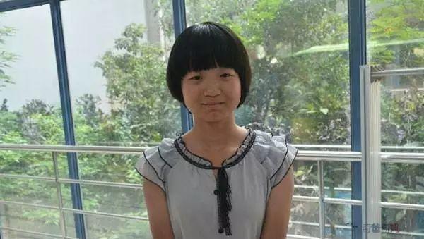 「应届毕业生」非应届毕业生不能参加高考，高一高二学生绝不能考，复读生还能考