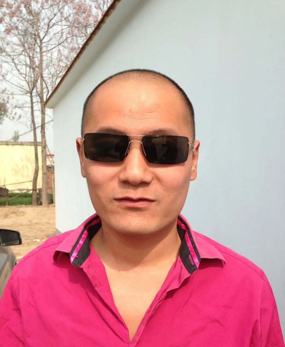岳云鹏|他是岳云鹏亲弟弟，从不嫉妒哥哥万千家产，踏实在家当农民