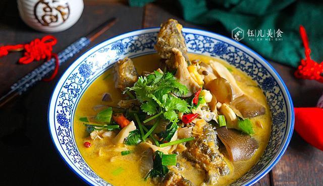 平菇|秋天,吃这鱼正是时候,和平菇一起炖,汤可不要太鲜美哟