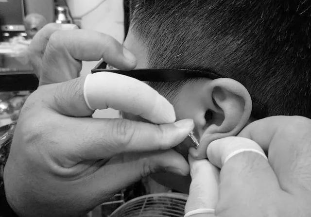 乙肝■乖乖女染艾滋病!医生提醒:这个坏习惯很多人都有