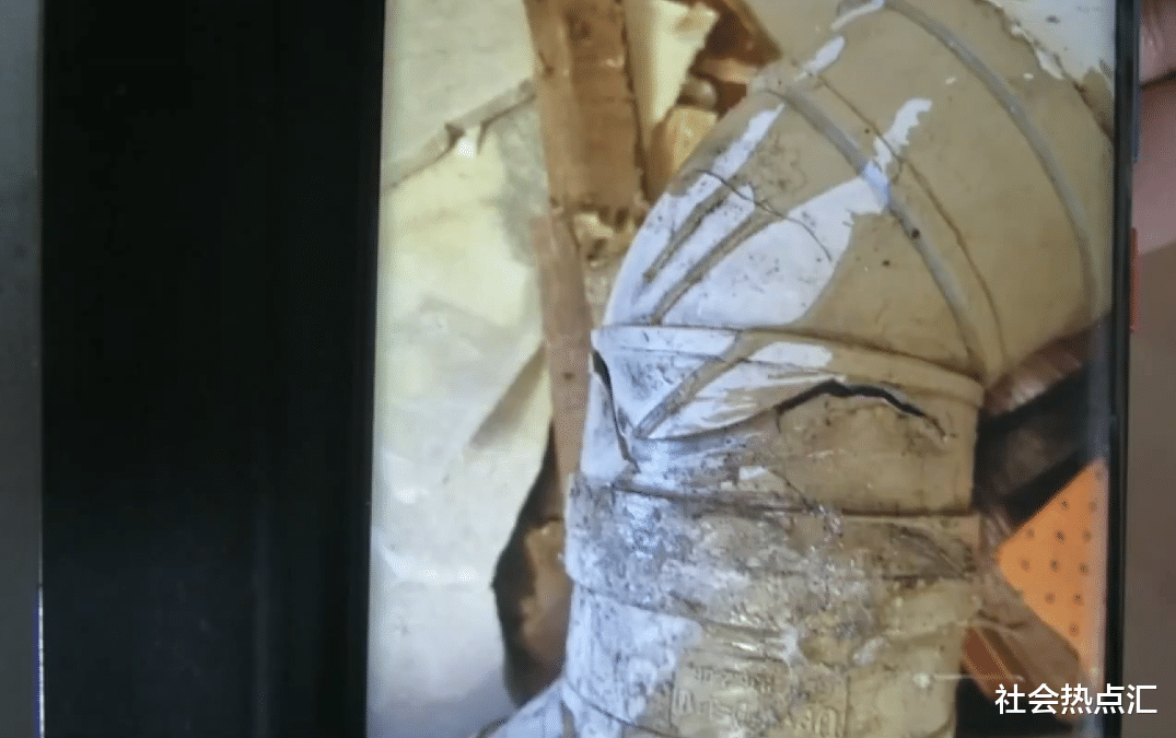 |湖州一女子反映弯管破裂,100多万的装修报废,墙上的泥能搓肉圆