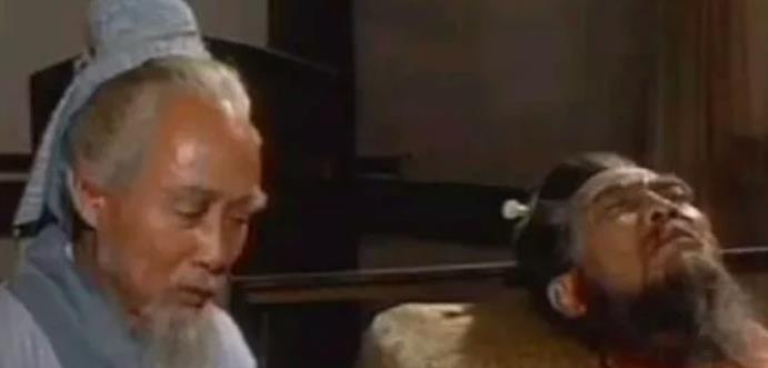 华佗|曹操为何执意杀了华佗？12年后才发现，曹操果真高明