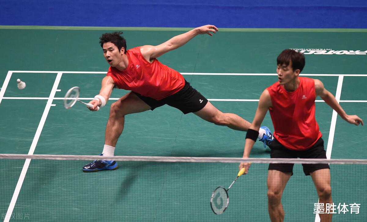世界冠军|泰国赛首日综述：女单世界冠军开门黑，羽联“神操作”球迷看不懂