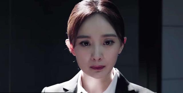 [杨幂]《暴风眼》首发预告！杨幂罕见翻车颜值大跌，眼窝凹陷简直不敢认