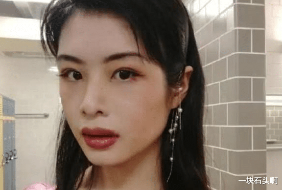 『许可馨』“许可馨事件”被编入高三命题作文，校方称促进学生爱国情怀，获全民好评！