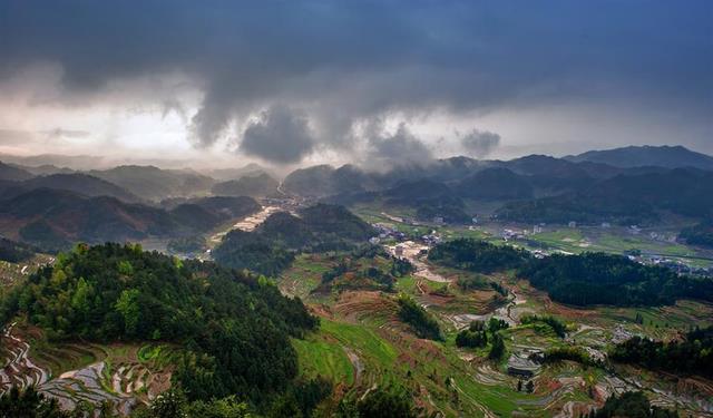 浣花的山房 娄底一“巨无霸”县城很无奈，明明优势很强，经济发展却不如意