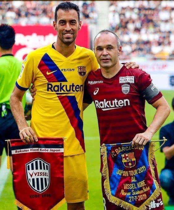 莫德里奇|为何伊涅斯塔和莫德里奇年龄差距不大，一个巅峰，一个状态下滑？