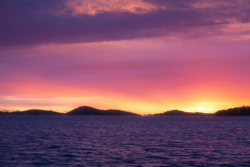 运势：6月上旬，时来运转，桃花迷人眼，3生肖爱情圆满，添丁添财