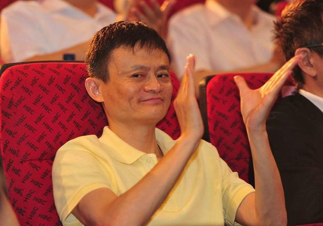 「支付宝」马云放弃400亿给美国人,让支付宝脱离阿里,成功换回上万亿