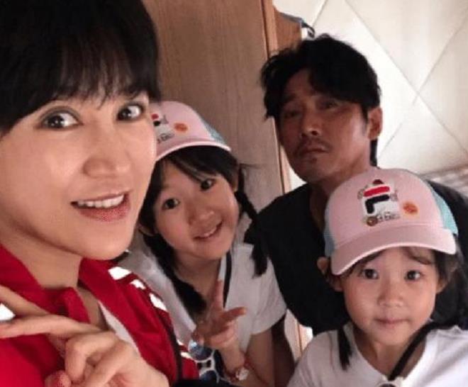 鲍蕾▲鲍蕾卸妆后如“整容”，当看到素颜照后，网友：陆毅眼光是个谜