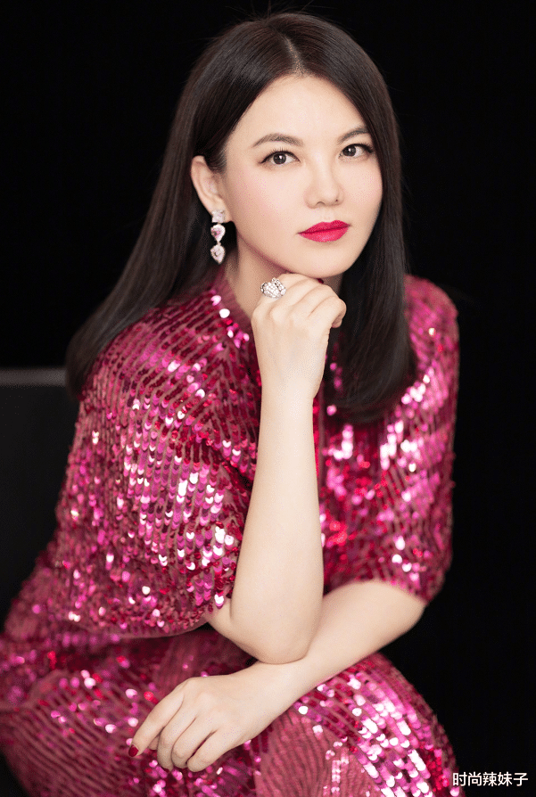 李湘|李湘减肥成功如“整容”,秒变18岁青春少女,王岳伦可真要惜福