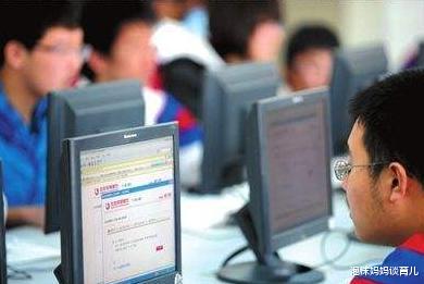 数学|高考数学成绩不好,千万别报这4个专业,不然大学4年水深火热