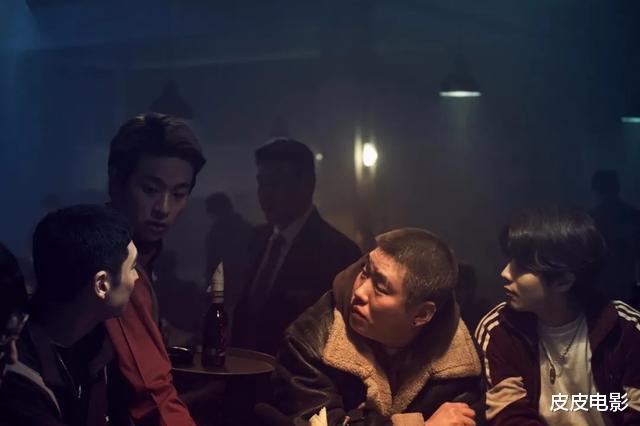 李帝勋■韩国人又破了我们想象的尺度，这部电影里这个贫富悬殊的世界，令我咋舌