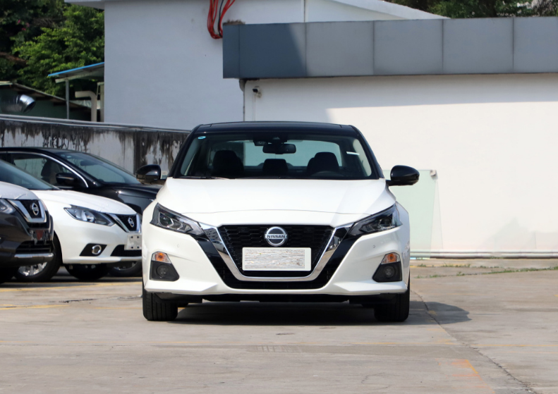 掌上社评 日产天籁没有掉队，上月销量破1.6万台，下探2.6万元成为制胜关键