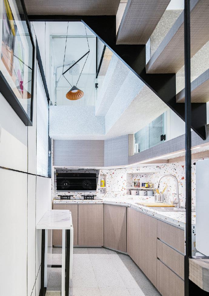 设计师|《梦想改造家》11㎡上海老房，改造成2室2厅，一年后给儿子当婚房