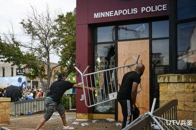 『云台』美国本土乱成一锅粥！民众示威变成了暴乱，国民警卫队出动镇压