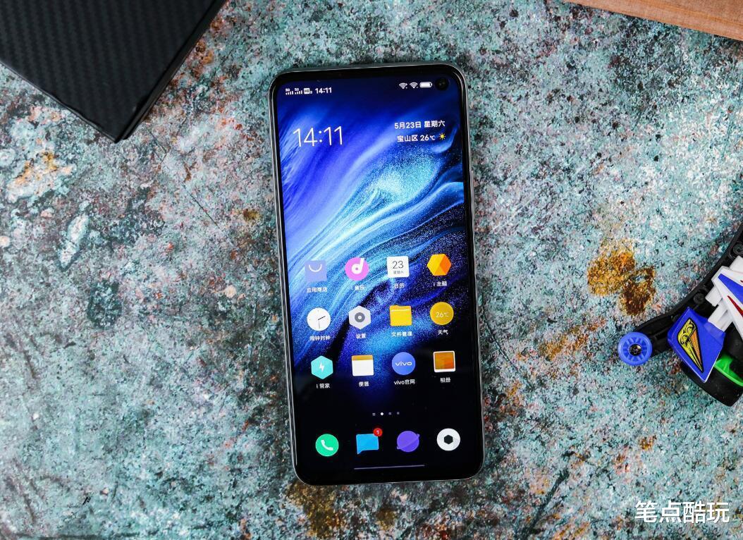 跑分|预算2k左右，iQOO Z1与红米K30至尊纪念版选哪款？详细对比来了