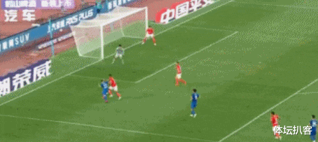 广州恒大|恒大开门红验出最强中国球员，撞飞1.3亿巨星，国足别错过他！