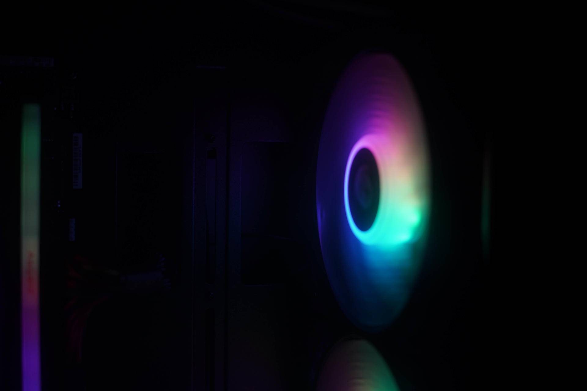 创业|风扇换水冷立竿见影！机箱颜值拉满不漏液，堡垒240开箱体验