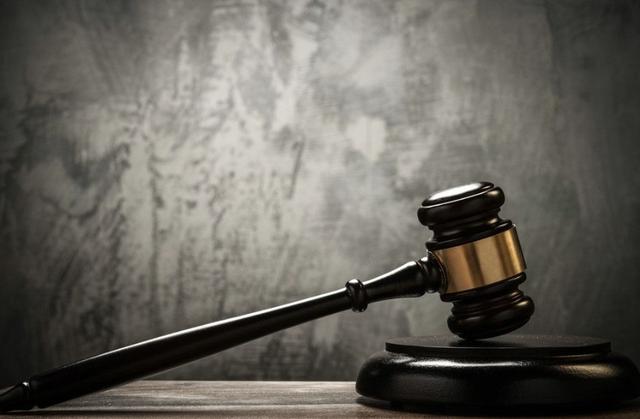 外卖小哥：男子出现幻觉刺死双亲和幼女：孩子生前哭叫求饶，仍被拖进厕所