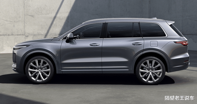 『4s店』又一“黑马”来袭，车重2吨3+6.5秒破百，媲美奥迪Q7，只卖32万！