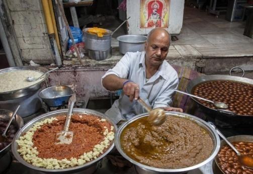 【印度】印度火车又挂满人？去了之后知道，原来大家都被骗了很多年