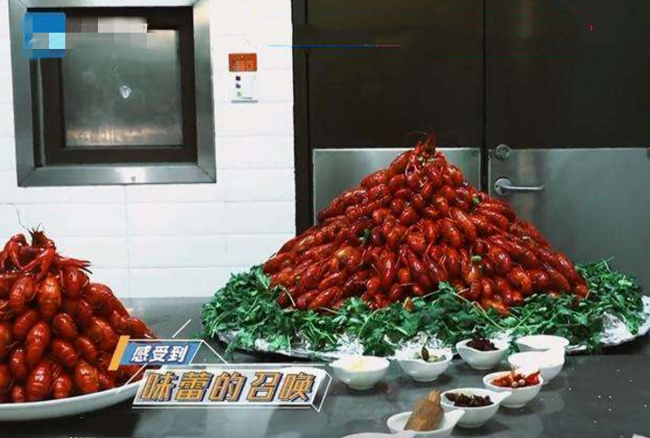 #龙虾#“跑男食堂”到底有多贵?看到成员吃30斤龙虾,结账时以为眼花了