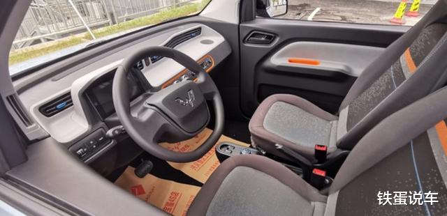 五菱宏光|宏光Mini EV到店实拍，颜值有惊喜，空间有亮点，2。98w起又是爆款