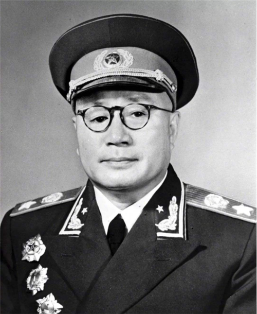 刘伯承|选择志愿军司令员，为何没有考虑刘伯承？不是不用，是不能用