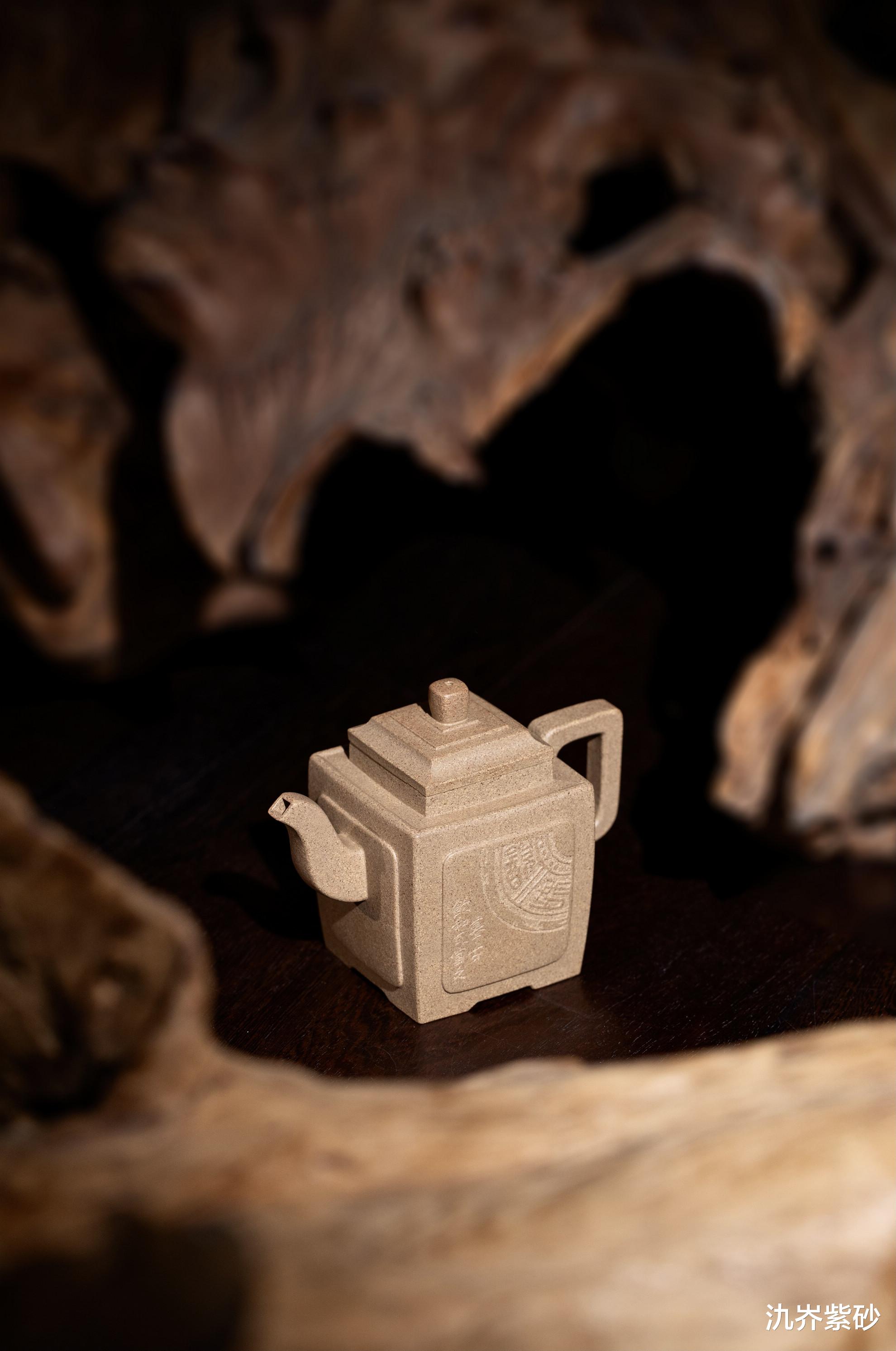 |壶友说,买紫砂壶,一定要选择大品,因为大品质量好!你怎么看?