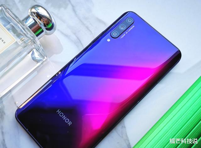 华为荣耀|都是麒麟芯！懂华为的人都会选这三部，网友：为国产打Call！