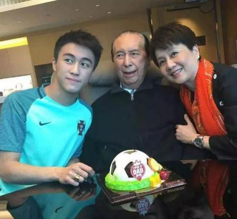 『赌王』她是赌王最霸气的女儿，拿走450亿家产，曾说不认识何猷君姐弟