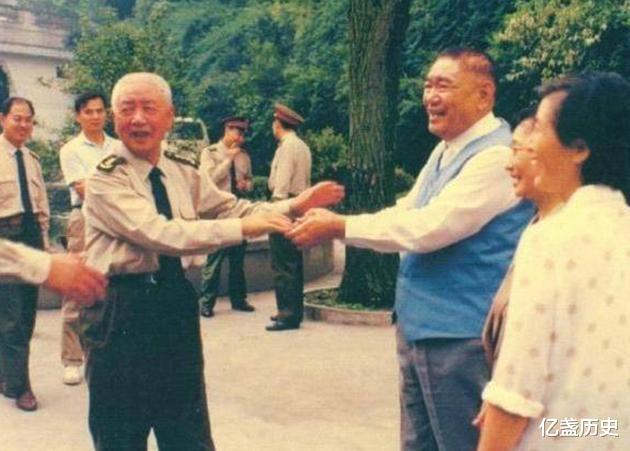 解放战争|1985年，重组七大军区时司令员分别是谁？后来被授什么军衔？