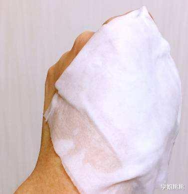 补水▲别到了30岁还不懂，精华液也分日用和夜用，你用对了吗？