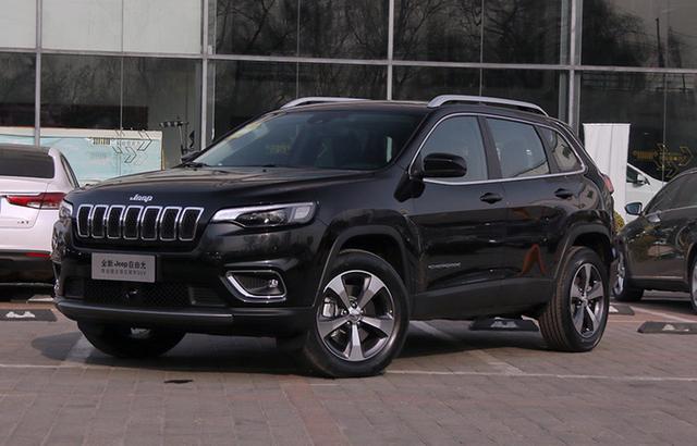 jeep自由光@从52万跌至15万！Jeep这车被低估，265马力配四驱，却没人懂