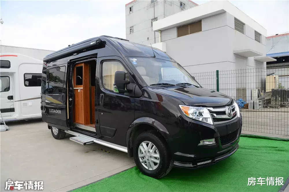 『房车』这款20万级房车不一般，比亚迪48V电路空调随便开，C2本就能驾驶