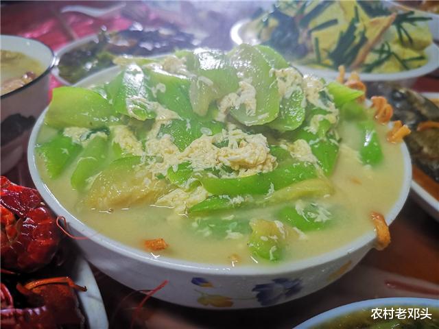 鸡杂|婆婆带亲戚来家中做客，我嫌外面贵自己下厨，一桌菜亲戚赞不绝口