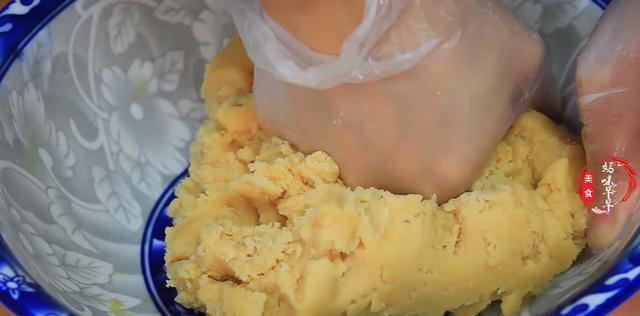 五仁月饼|30年面点师，传授正宗五仁月饼配方，不开裂不塌陷，1天就回油