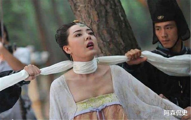 后宫史|皇帝驾崩过后，陪葬的妃嫔双腿总是分开的，她们死前经历了什么？