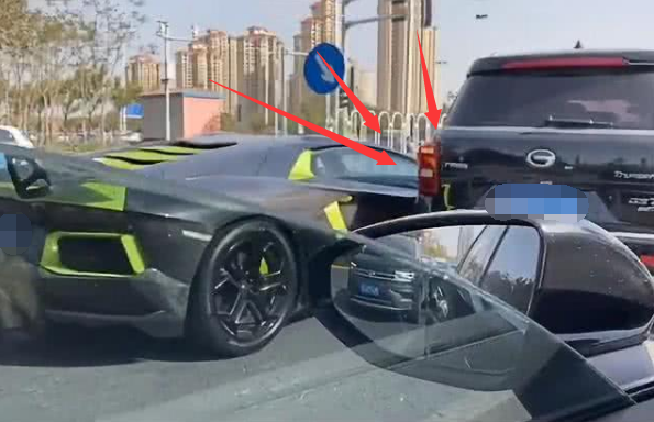 「广汽传祺」传祺车主强行加塞，兰博基尼车主一脚油门撞上：最烦“加塞狗”