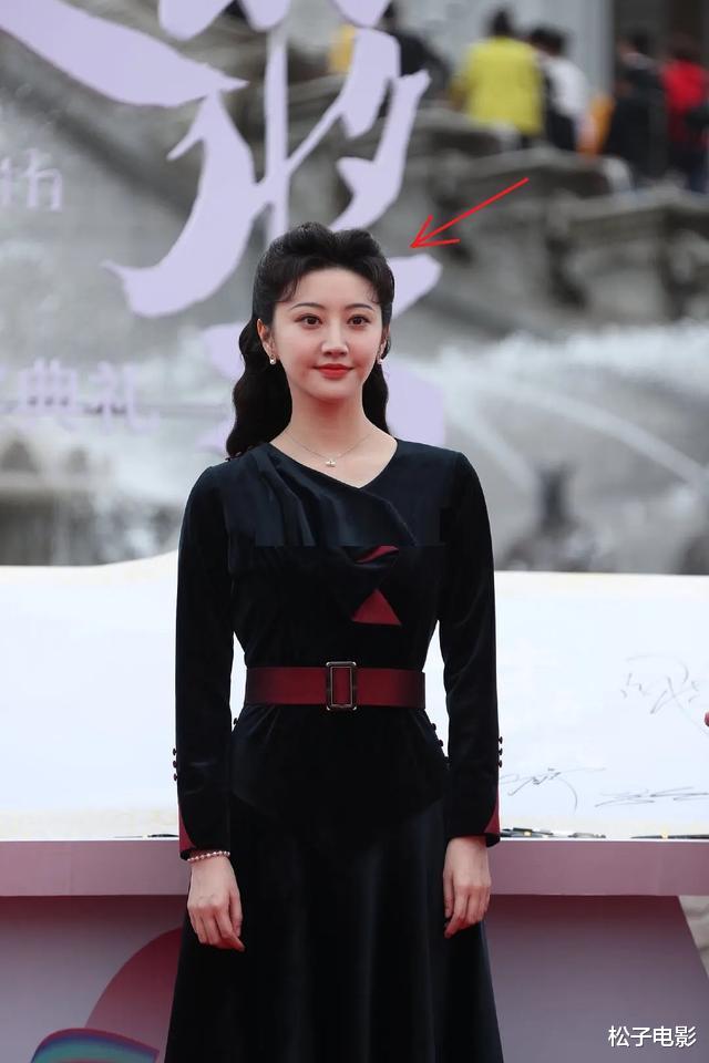 景甜|景甜参加活动发福明显,被吐槽脸肿头大,仿佛又变回“悲伤蛙”