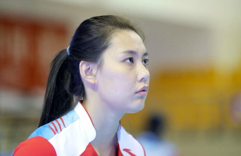 「王佳敏」好消息！女排名将公开恋情，和男友甜蜜拥吻羡煞旁人