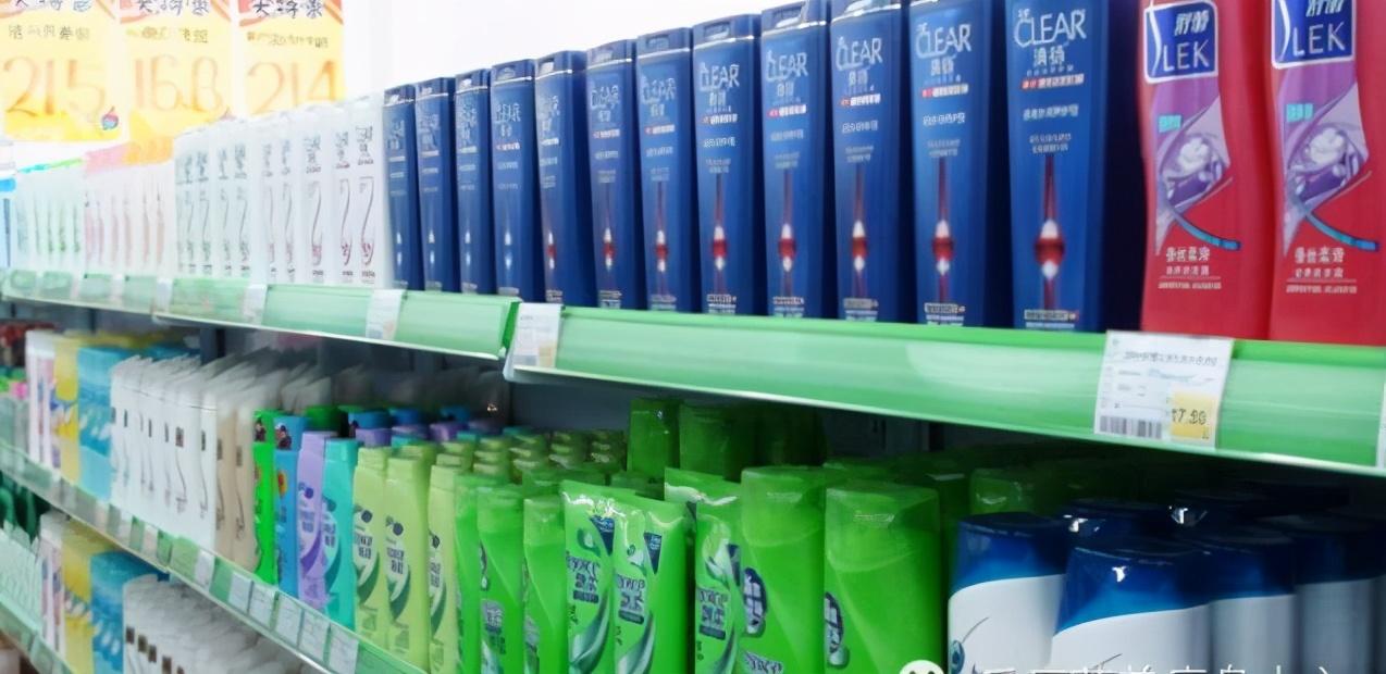 |央视曝光毒洗发水，你以为头发无缘无故掉这么多？看看你家买了没