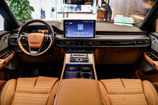 奔驰GLE|探店林肯飞行家:意向客户对比过GLE、X5,成交价超60万