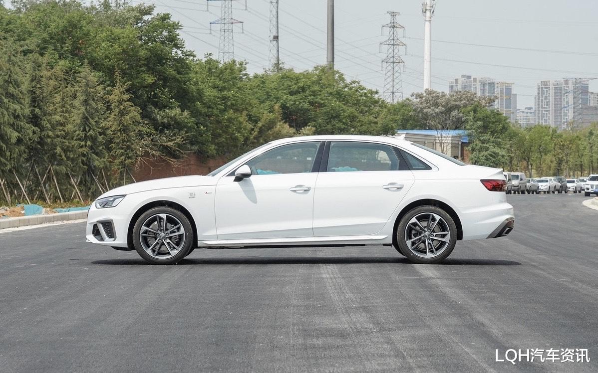 丰田凯美瑞|如果手握30万，顶配凯美瑞，低配奥迪A4L，你会怎么选？