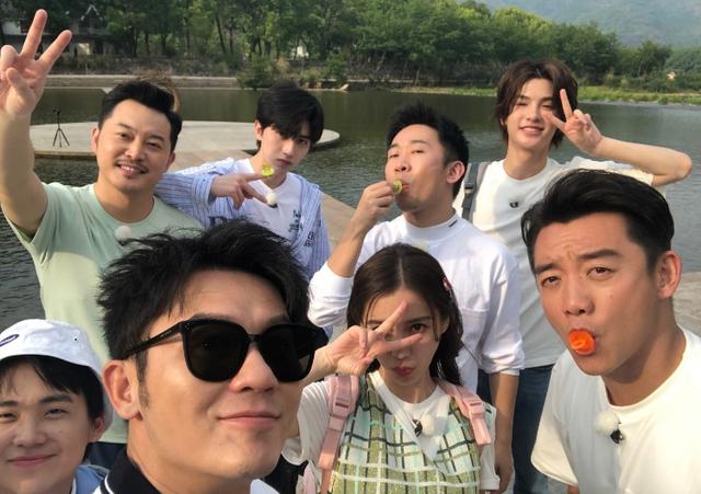 [李晨]李晨微博晒图，独自一人撑起《奔跑吧》队长大梁，他到底行不行？