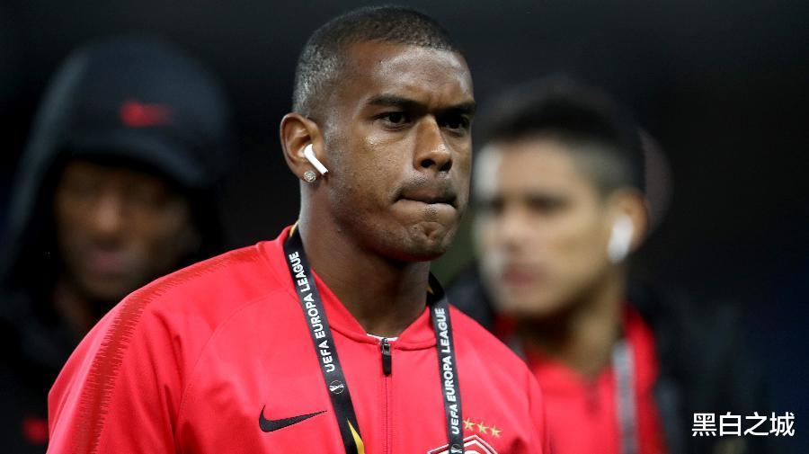 费尔南多▲一声叹息！国安外援再遭质疑，球迷怒批：这个人太坏了