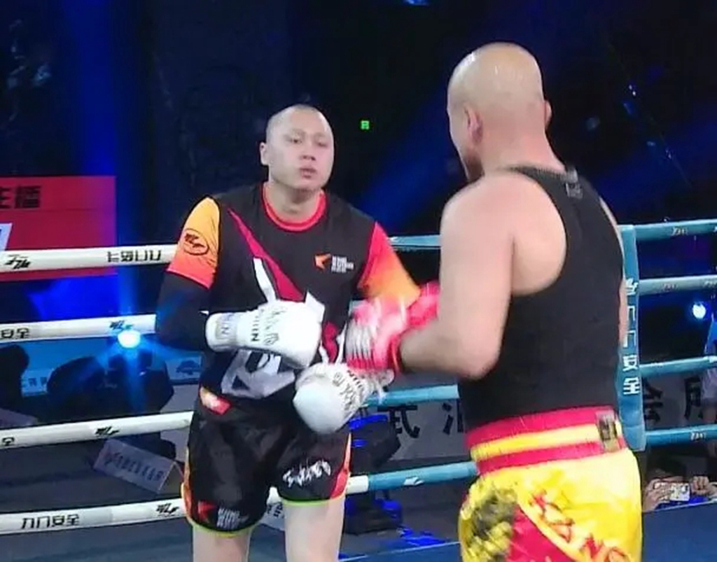 刘二狗▲一龙和刘二狗新进展!一龙的赞助商来自刘二狗,一场比赛多方获利