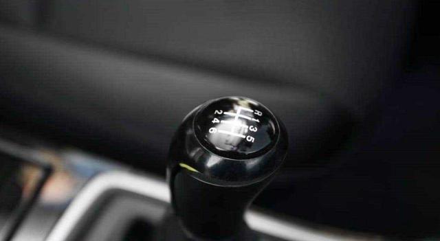 新车|放弃买自动挡，选择手动挡的都是什么人？无外乎这4种